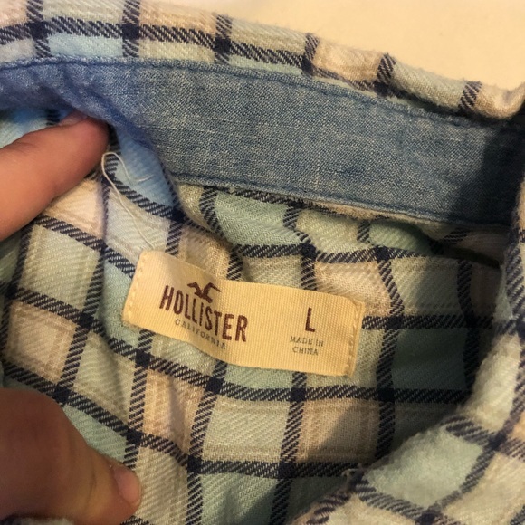 hollister button up - Picture 3 of 3